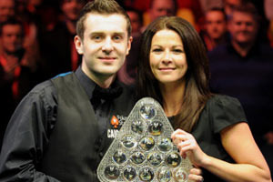 詹姆斯谈湖人防守：我们必须快速回防，限制对手的突破