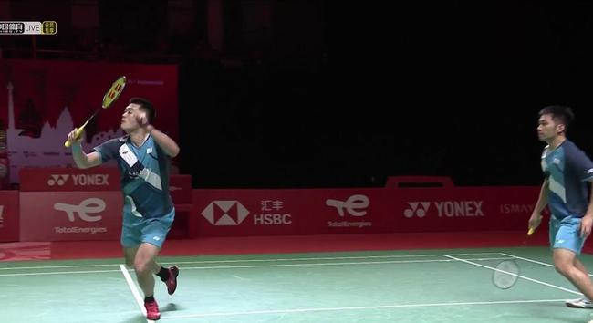 德天空：法兰克福对乌尊要价8000万欧，一些英超俱乐部有意